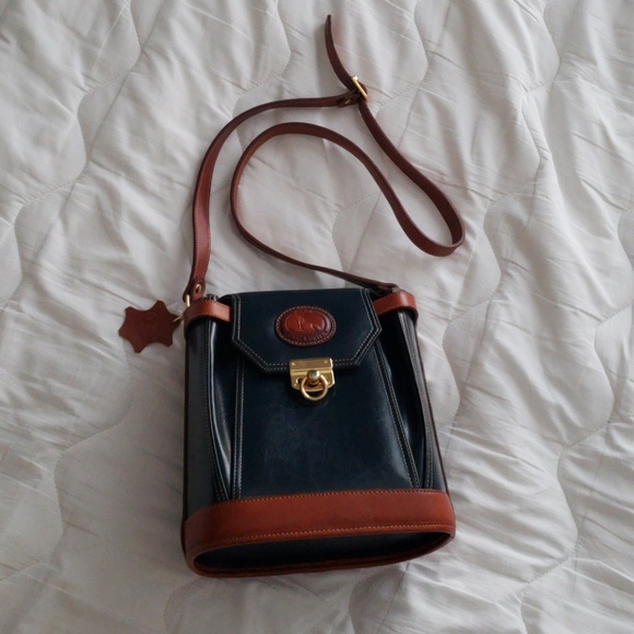 Vintage Handbags - Vintage leather purse